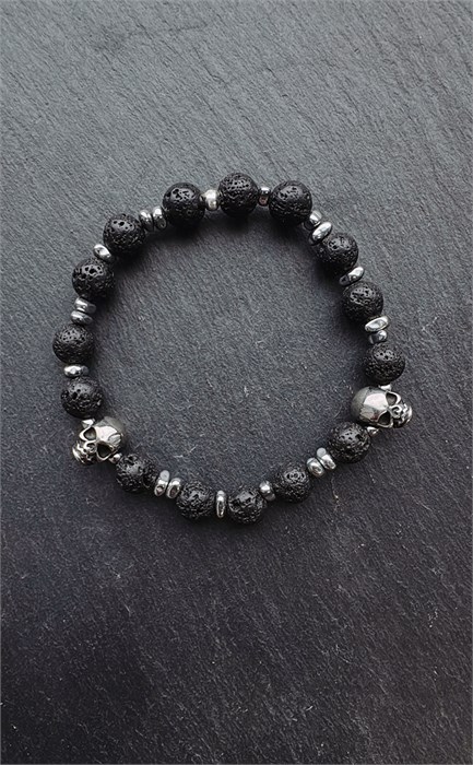 Браслет из лавы и гематита с черепами 2368